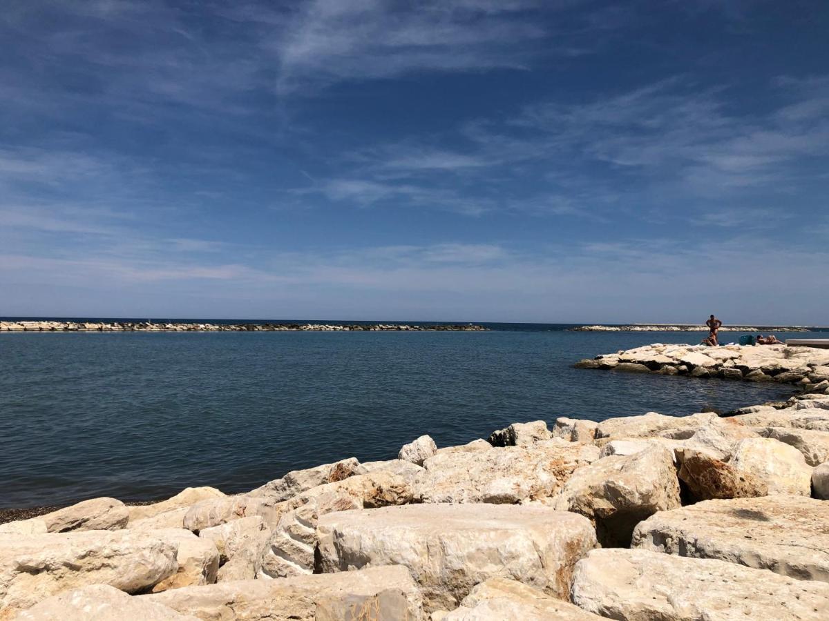 Sunny Beach Bari Bagian luar foto