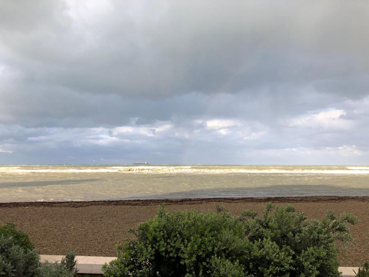 Sunny Beach Bari Bagian luar foto